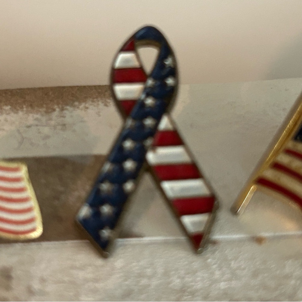 3 Vintage Patriotic Hat Pins 2 American Flag 1 Breast Cancer Ribbon Bundle of 3 - Picture 3 of 7
